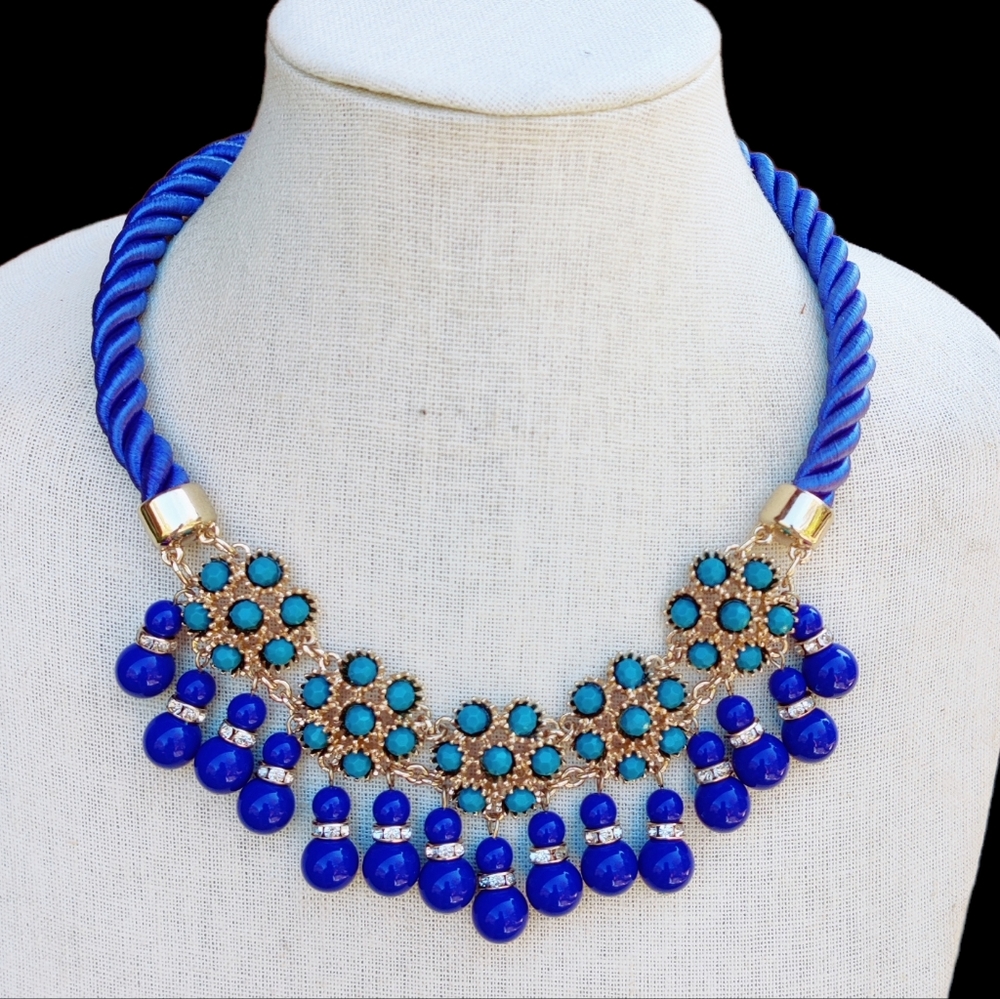 Banana Republic Statement necklace - Picture 1 of 10